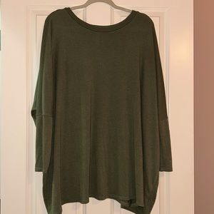 hunter green boutique long sleeve top!